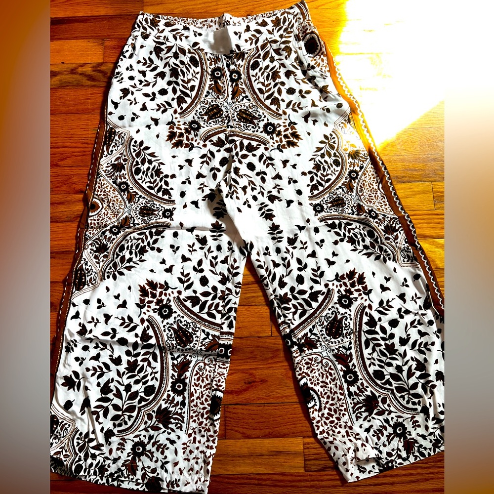 Tahari printed pants